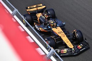 El piloto de McLaren Oscar Piastri, durante la tercera sesión de entrenamientos libres para el Gran Premio de Hungría de Fórmula Uno. EFE/EPA/Boglarka Bodnar