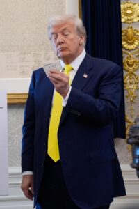 Foto de archivo de Donald Trump. EFE/YURI GRIPAS