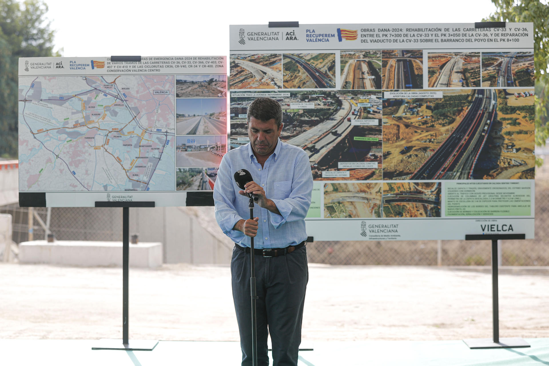 El president de la Generalitat, Carlos Mazón, asiste a la reapertura en su totalidad de la carretera CV-33, dañada durante las inundaciones que causó la dana del 29 de octubre entre Torrent, Picanya y la V-31. EFE/Manuel Bruque
