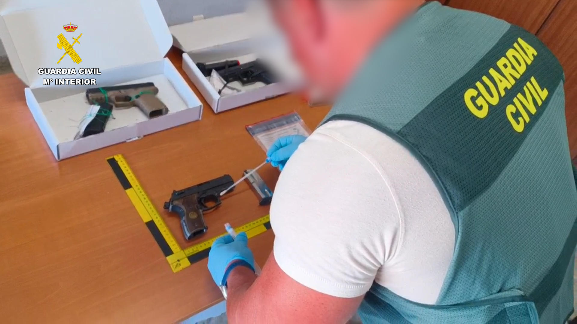 El asesinato de un joven de 21 años a tiros en una zona céntrica de Torrevieja (Alicante) el pasado domingo podría guardar relación con un ajuste de cuentas entre dos grupos mafiosos turcos, según los investigadores. EFE/Guardia Civil***SOLO USO EDITORIAL/SOLO DISPONIBLE PARA ILUSTRAR LA NOTICIA QUE ACOMPAÑA (CRÉDITO OBLIGATORIO)***
