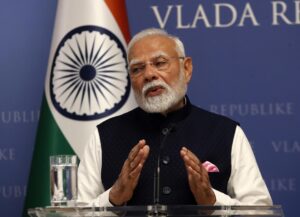 Fotografía de Antonio Bat, en la que puede verse en una imagen de archivo del 18 de junio de 2025 al primer ministro de la India, Narendra Modi. EFE