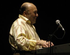 Fotografía de archivo del legendario pianista neoyorquino Eddie Palmieri, durante una presentación, en el teatro Municipal de Cali (Colombia). EFE/Carlos Ortega