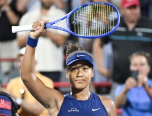 La japonesa Naomi Osaka derrotó este miércoles en Montreal a la danesa Clara Tauson y se clasificó para su primera final de un Masters 1.000 en tres años, en la que se medirá con la canadiense Victoria Mboko. EFE/EPA/GRAHAM HUGHES