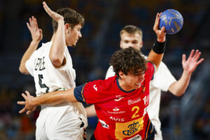 Final del Campeonato del Mundo de balonmano sub-19 Egipto 2025 entre España y Alemania en El Cairo, Egipto, este domingo. La selección española juvenil masculina de balonmano, defensora del título, no pudo revalidar el Mundial de la categoría en Egipto tras caer este domingo en los penaltis ante Alemania (41-40 incluidos los penaltis), en un encuentro que necesitó, previamente, de dos prórrogas. EFE/ Sasa Pahic Szabo / Kolektiff