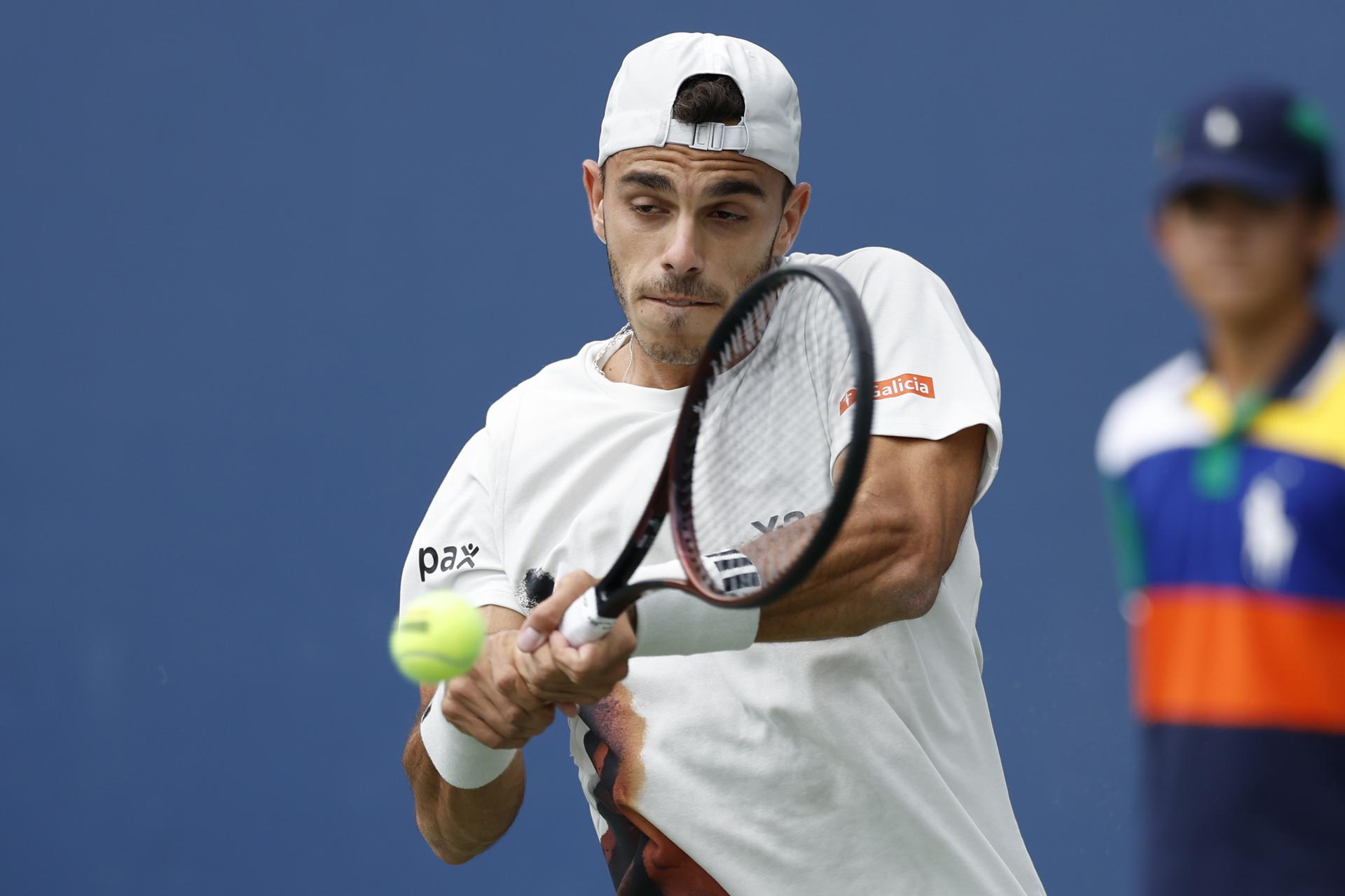 Francisco Cerúndolo desperdició dos sets de ventaja y cayó en la segunda ronda del Abierto de Estados Unidos. EFE/EPA/JOHN G. MABANGLO