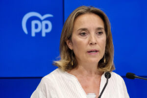 LOGROÑO, 23/08/2025.- La vicesecretaria de Regeneración Institucional del PP, Cuca Gamarra, durante la rueda de prensa ofrecida este sábado en Logroño. EFE/Fernando Díaz