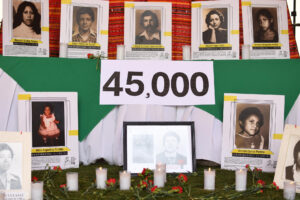 Detalle de un homenaje a las víctimas de desaparición forzada en Guatemala, durante un acto que honra su memoria, en Ciudad de Guatemala. EFE/Alex Cruz