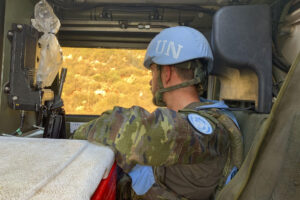 Foto de archivo de un militar de la misión de paz de la ONU en el Líbano (FINUL). EFE/Noemí Jabois
