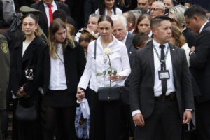 Fotografía de archivo de la esposa del fallecido senador y precandidato presidencial Miguel Uribe Turbay, Claudia Tarazona. EFE/ Mauricio Dueñas Castañeda