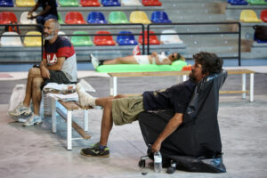 Imagen del pabellón Cagigal de Murcia, instalación habilitada como refugio climático ante la alerta roja por calor. EFE/Juan Carlos Caval
