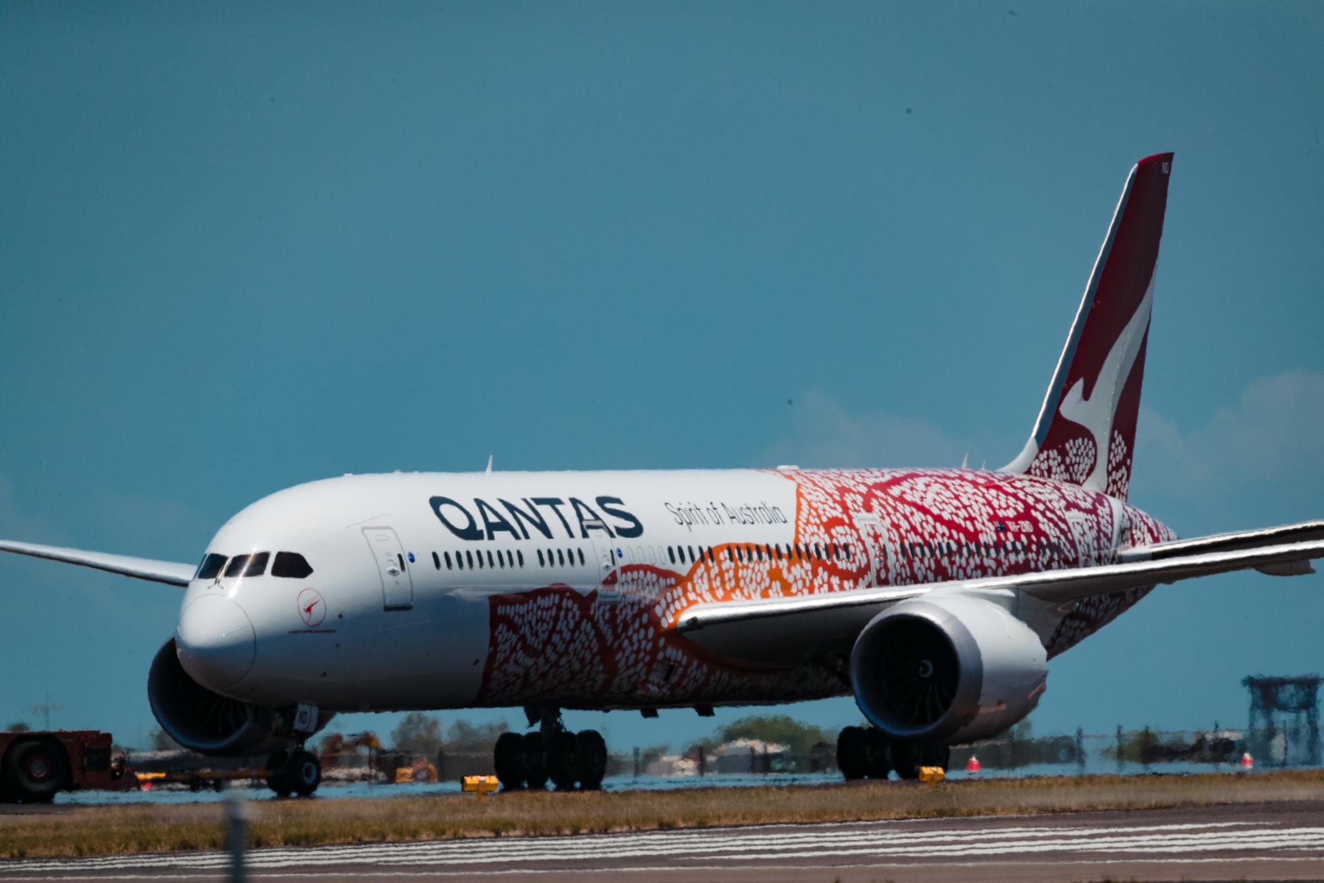 Fotografía de archivo de una avión de la aerolínea australiana Qantas. 
EFE/EPA/CHARLIE BLISS AUSTRALIA AND NEW ZEALAND OUT[AUSTRALIA AND NEW ZEALAND OUT]