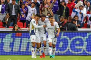 Jugadores de LDU Quito celebran un gol en un partido de los octavos de final de la Copa Libertadores. EFE/ STR