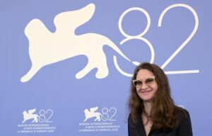 Venice (Italy), 31/08/2025.- Argentinian director Lucrecia Martel poses during a photocall for 'Nuestra Tierra' at the 82nd annual Venice International Film Festival, in Venice, Italy, 31 August 2025. The 82nd Venice Film Festival runs from 28 August to 06 September 2025. (Cine, Cine, Italia, Venecia) EFE/EPA/RICCARDO ANTIMIANI