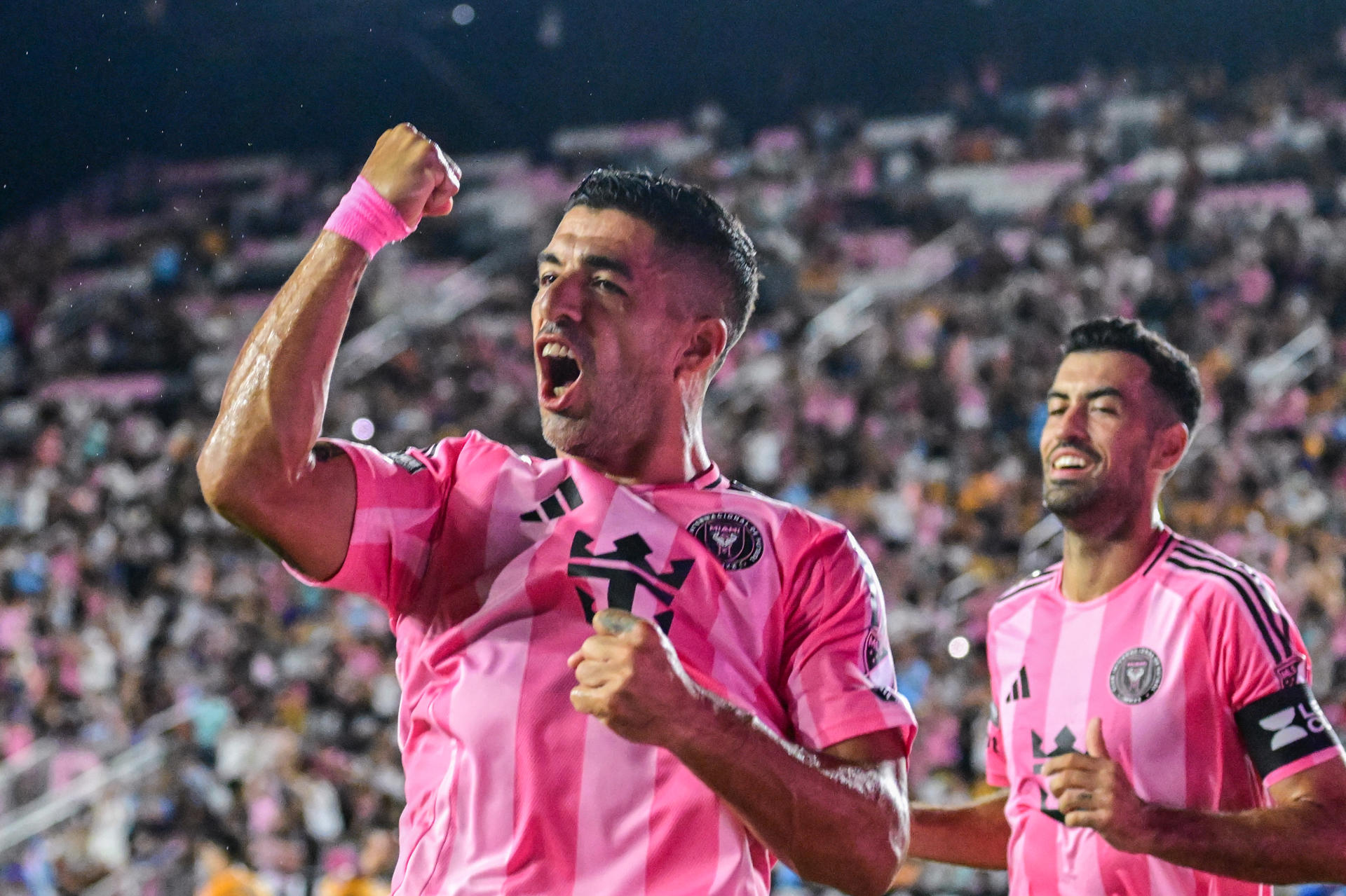 Luis Suárez del Inter Miami celebra un gol durante un partido de cuartos de final de la Leagues Cup 2025 entre el Inter Miami y Tigres en Fort Lauderdale (EE. UU). EFE/ Giorgio Viera

