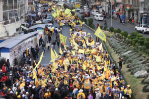 Foto de archivo de personas asisten al cierre de campaña del candidato a la Presidencia de Bolivia por el partido Alianza Unidad Samuel Doria Medina en La Paz (Bolivia). EFE/ Luis Gandarillas