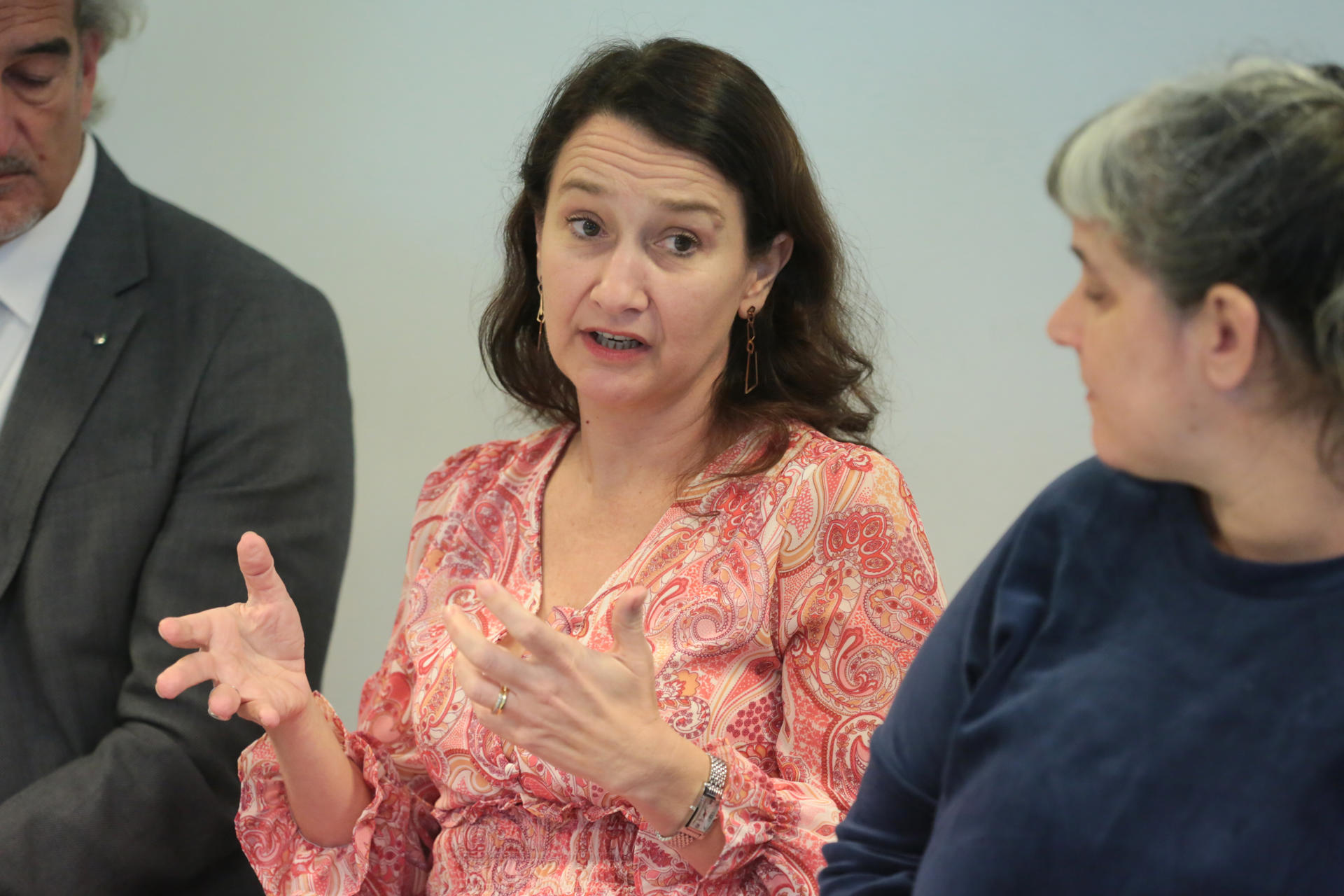 La vicecanciller de Uruguay, Valeria Csukasi, habla durante una rueda de prensa este miércoles, en Montevideo (Uruguay). EFE/ Alejandro Prieto
