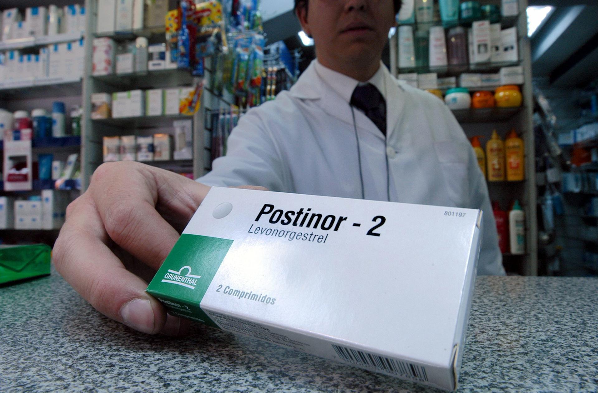 Caja de píldora anticonceptiva vendida por un farmacéutico. EFE/Archivo/Iván Alvarado