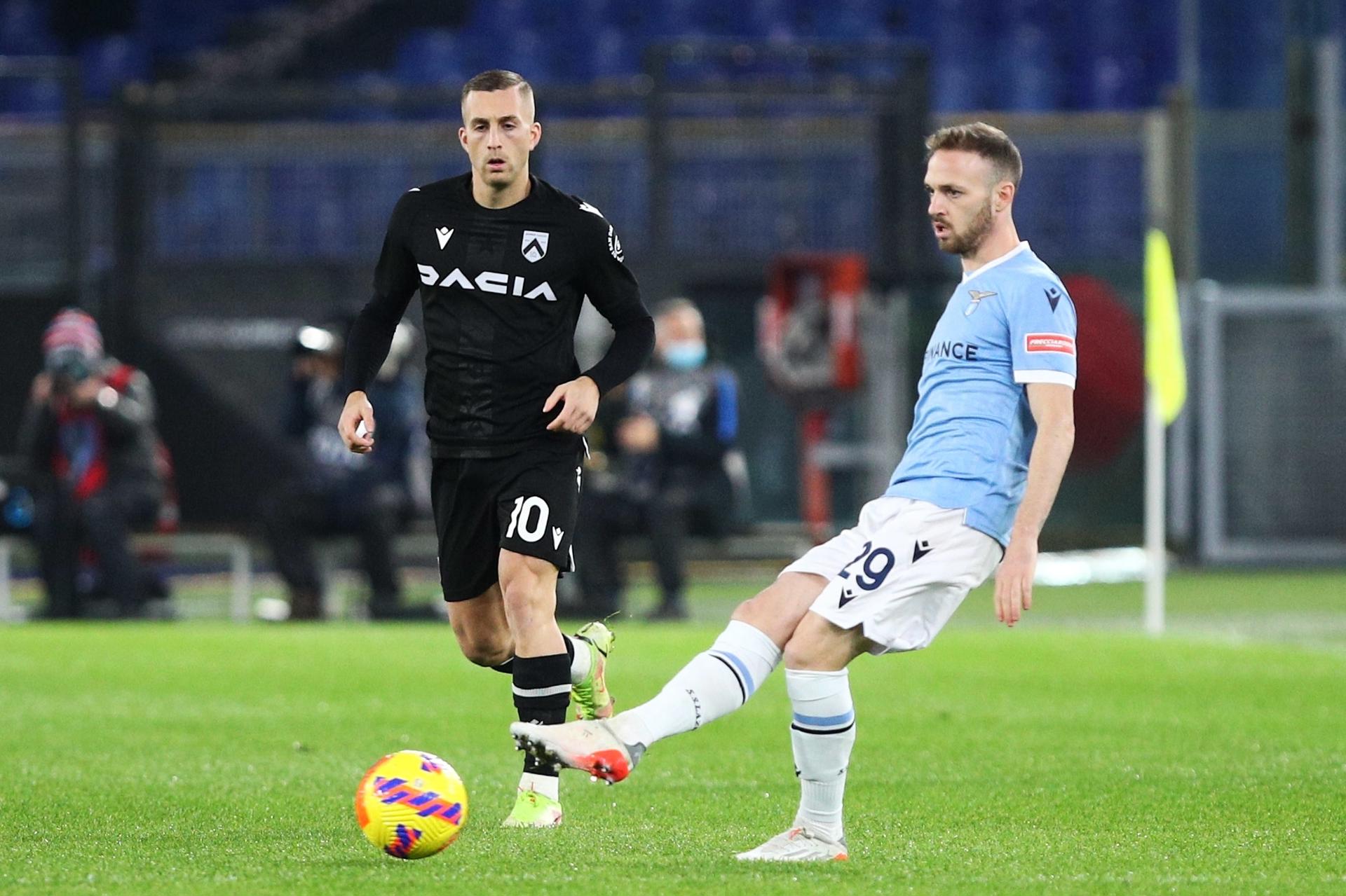 El jugador español del Gerard Deulofeu (i), del Udinese, durante un partido de la Serie A italiana ante el Lazio. EFE/EPA/FEDERICO PROIETTI/archivo