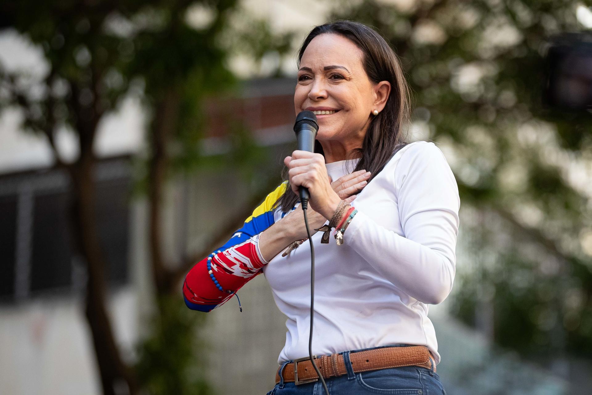 Fotografía de archivo fechada el 09 de enero de 2025 de la líder opositora María Corina Machado, hablando durante un acto de campaña en Caracas (Venezuela). EFE/ Ronald Peña R /ARCHIVO