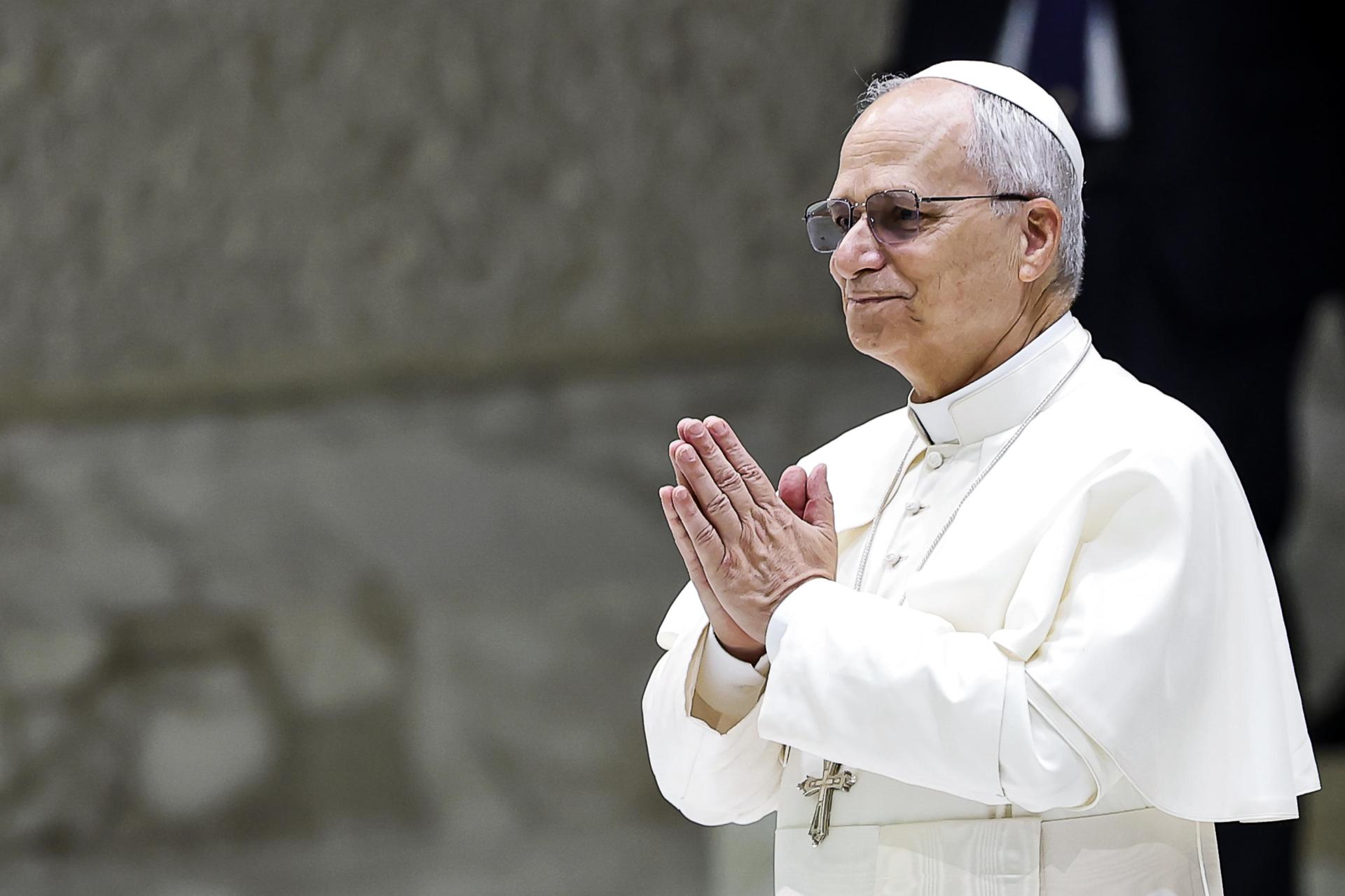 El papa León XIV durante la audiencia general semanal en el Aula Pablo VI, Ciudad del Vaticano, 20 de agosto de 2025. (Papa) EFE/EPA/ANGELO CARCONI
//////////
Vatican City (Vatican City State (Holy See)), 20/08/2025.- Pope Leo XIV during the weekly general audience in the Paul VI Hall, Vatican City, 20 August 2025. (Papa) EFE/EPA/ANGELO CARCONI