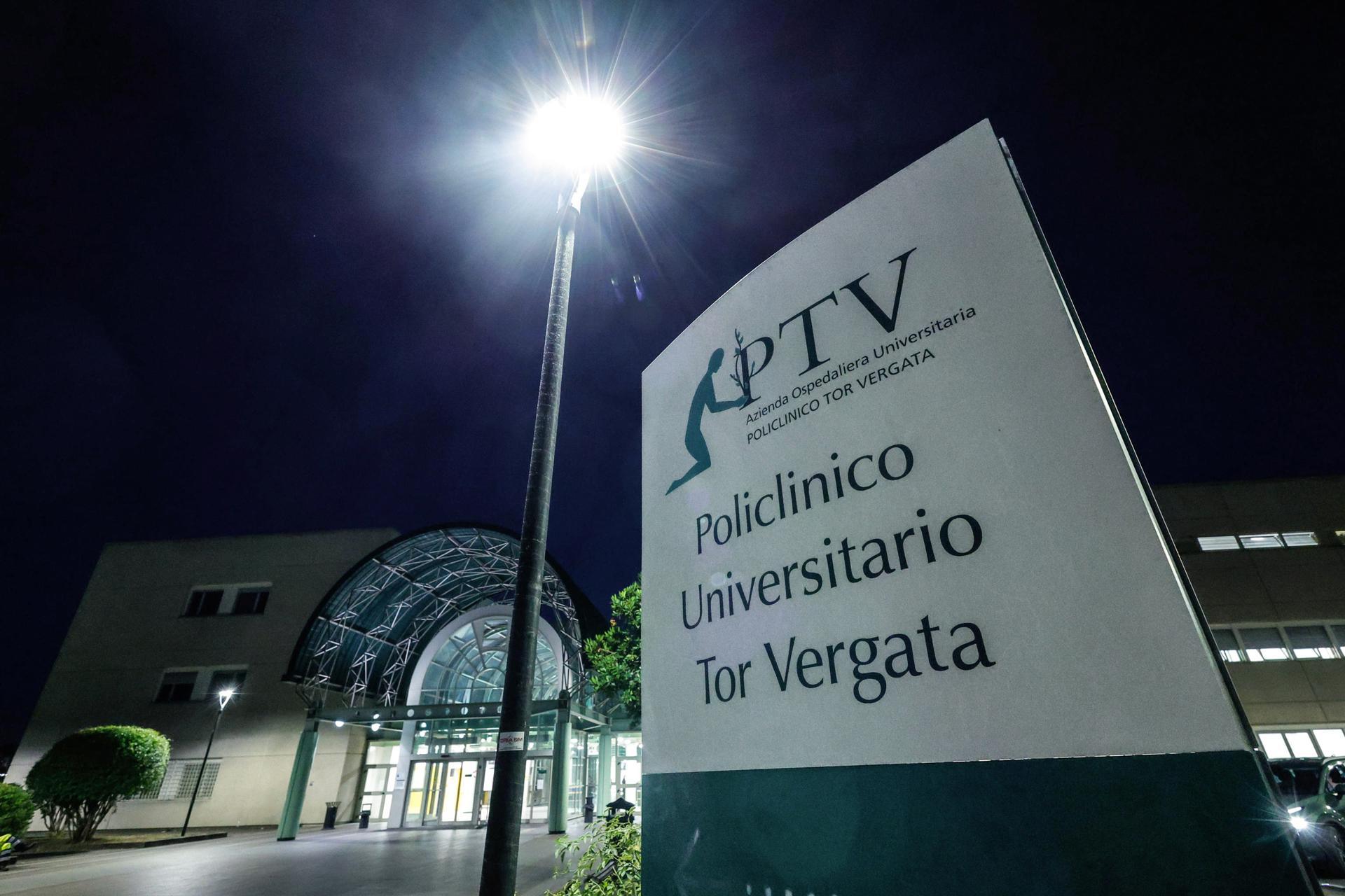 Vista exterior del Policlínico Tor Vergata en Roma, Italia, donde el director de cine estadounidense Francis Ford Coppola, de 86 años, fue sometido a una cirugía cardíaca, el 5 de agosto de 2025. EFE/EPA/GIUSEPPE LAMI