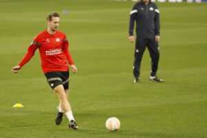Footo de archivo del delantero neerlandés Luuk de Jong con el PSV Eindhove ndurante un entrenamiento en Sevilla. EFE/ Jose Manuel Vidal
