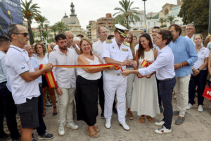 La regata The Ocean Race Europe, llega al puerto de Cartagena, donde esta tarde, autoridades han cortado la cinta para su inauguración, en la imagen, la presidenta de la asamblea regional, el Almirante del Arsenal de Cartagena, la consejera de turismo de Murcia, y el director general de deportes, durante la apertura oficial del evento. EFE/Juan Carlos Caval
