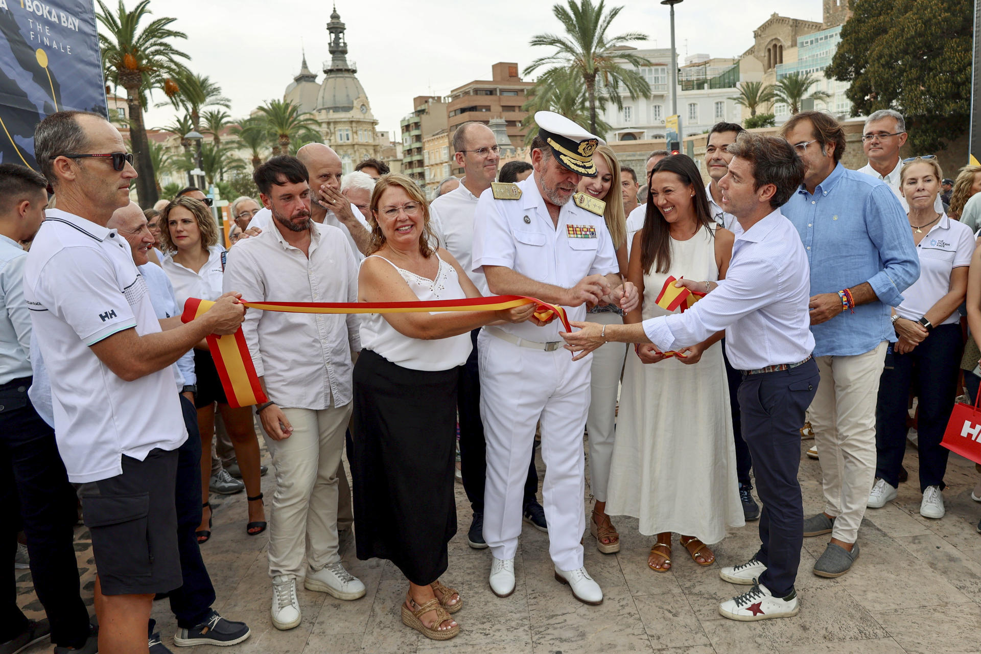 La regata The Ocean Race Europe, llega al puerto de Cartagena, donde esta tarde, autoridades han cortado la cinta para su inauguración, en la imagen, la presidenta de la asamblea regional, el Almirante del Arsenal de Cartagena, la consejera de turismo de Murcia, y el director general de deportes, durante la apertura oficial del evento. EFE/Juan Carlos Caval