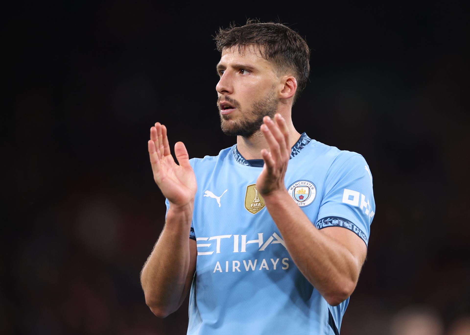 Fotografia de Adam Vaughan en la que puede verse una foto de archivo del 1 de diciembre de 2024 de Rubén Dias, del Manchester City, reaccionando tras el partido de la Premier League inglesa entre el Liverpool y el Manchester City.
