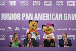 De izquierda a derecha: la directora adjunta de los Juegos Panamericanos Junior Asunción 2025, Larissa Schaerer; el presidente de Panam Sports, Neven Ilic; el cantante argentino, Tiago PZK, y el presidente del Comité Olímpico Paraguayo, Camilo Pérez, durante una rueda de prensa previa al inicio de los Juegos Panamericanos Junior Asunción 2025, este viernes en Luque (Paraguay). EFE/ Juan Pablo Pino