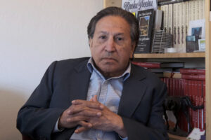 Fotografía de archivo del expresidente peruano Alejandro Toledo hablando durante una entrevista con EFE, en Menlo Park (EE.UU). EFE/ Guillermo Azábal ARCHIVO