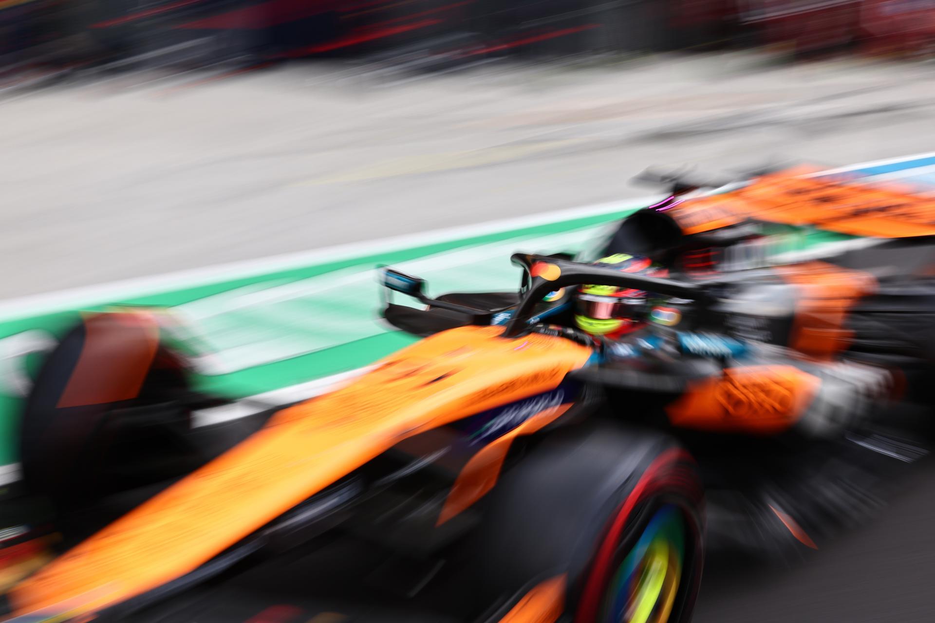 El piloto de McLaren Oscar Piastri durante la sesión de clasificación del Gran premio de Hungría de Fórmula Uno en el circuito de Hungaroring. EFE/EPA/ANNA SZILAGYI / POOL