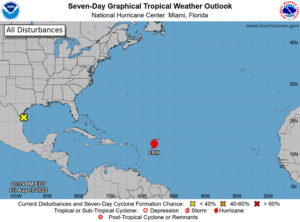 Imagen tomada de la página oficial del Centro Nacional de Huracanes que muestra el mapa de la tormenta tropical Erin en el Atlántico. EFE/ Centro Nacional de Huracanes