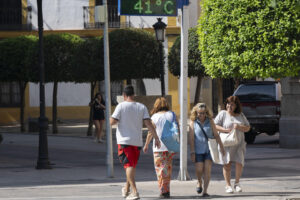 Un termómetro exterior marca 41 grados en Albacete este jueves. EFE/Jesús Monroy