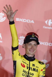 El ciclista Jonas Vingegaard, del equipo Visma, asiste a la presentación de la Vuelta a España en Turín, Italia, este jueves. La Vuelta de este año comenzará el 23 de agosto de 2025 con salida desde Italia. EFE/ Javier Lizón