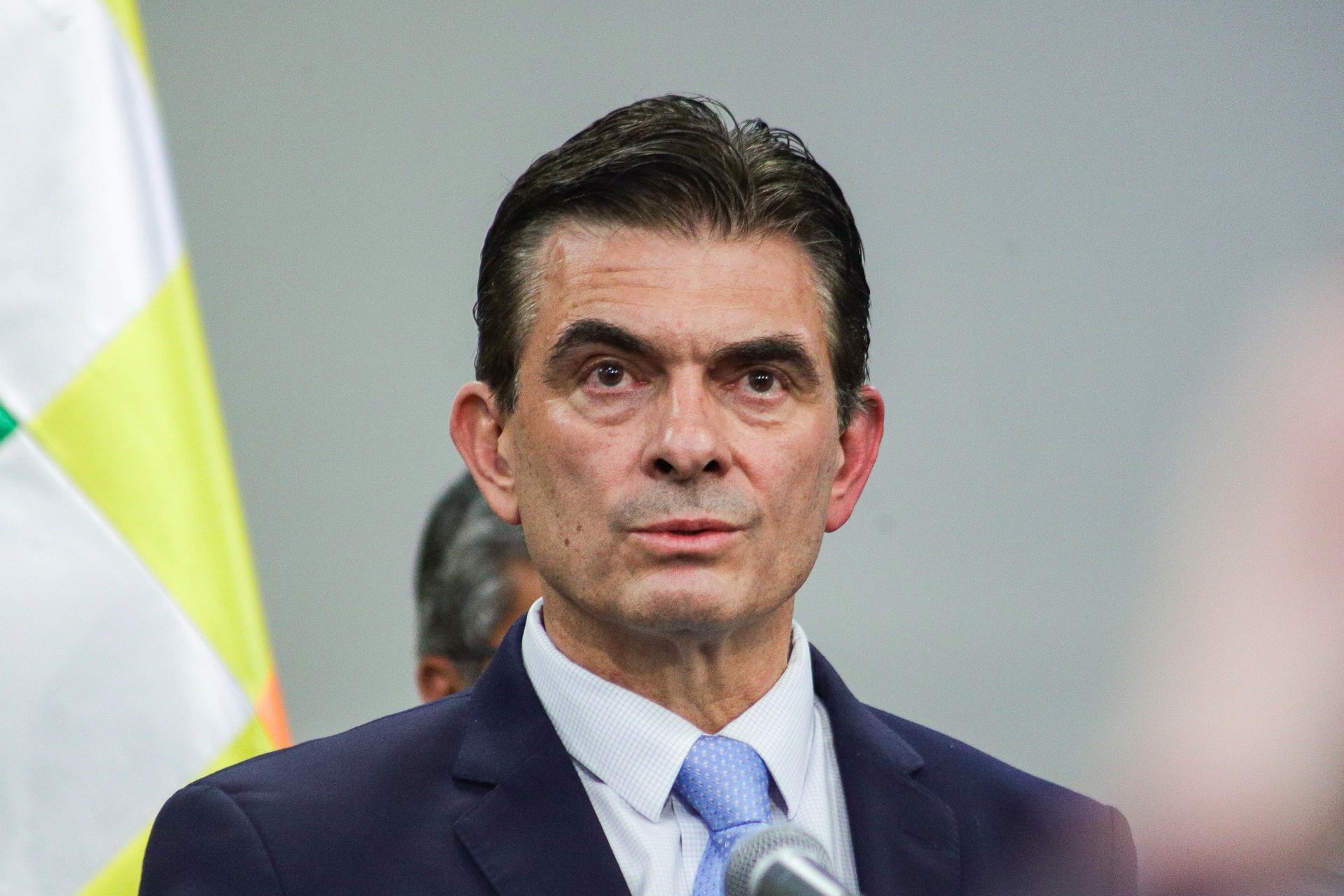 El candidato presidencial del Partido Demócrata Cristiano (PDC) de Bolivia, Rodrigo Paz Pereira, habla durante una rueda de prensa este martes, en La Paz (Bolivia). EFE/ Gabriel Márquez