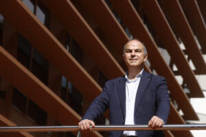 El secretario general de JxCat, Jordi Turull, durante una entrevista con EFE en Barcelona. EFE/ Quique García