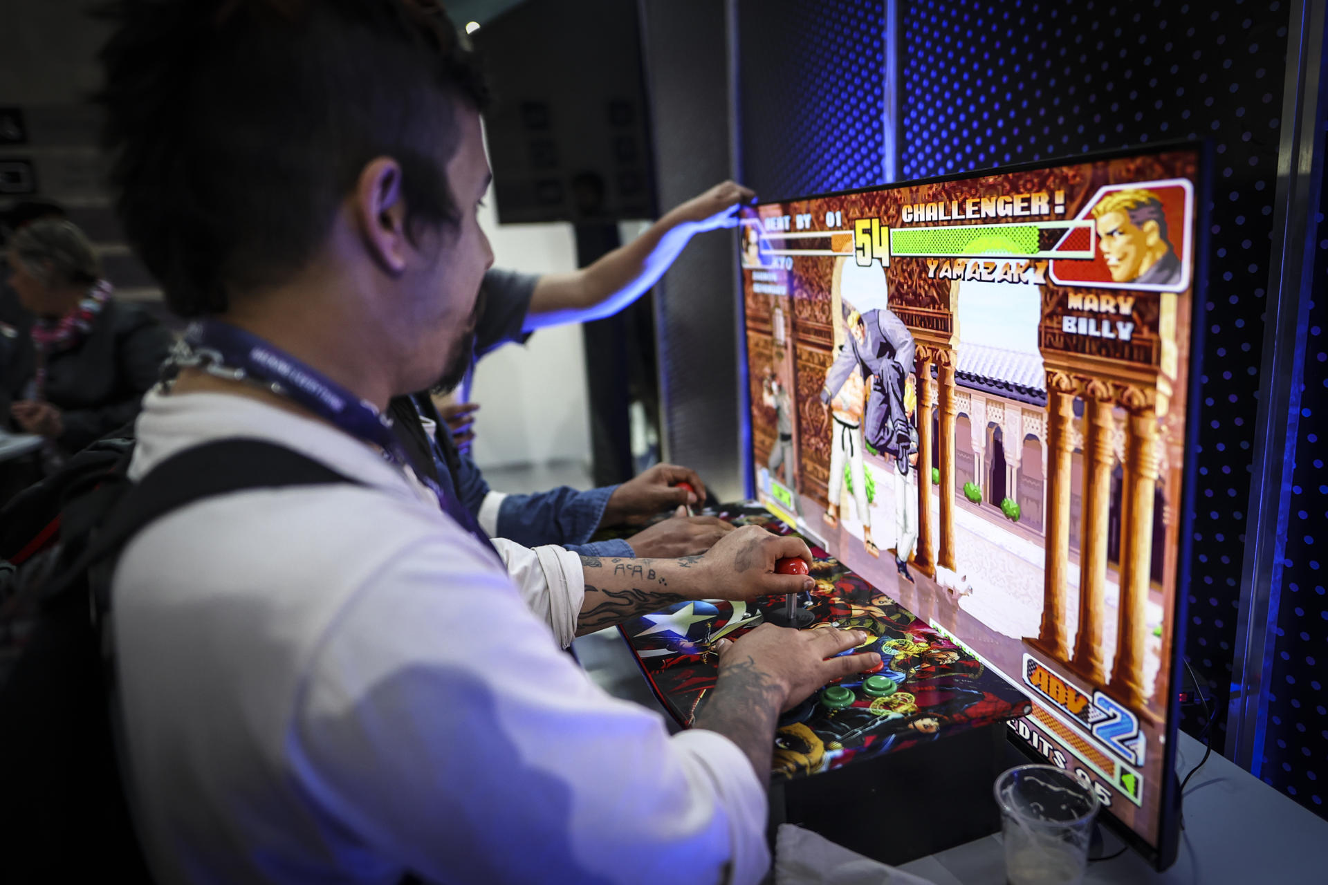 Imagen de un archivo de un chico jugando a un videojuego. EFE/Juan Ignacio Roncoroni