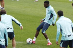 Iñaki Williams (d), durante el entrenamiento del Athletic del pasado 21 de agosto. EFE/ Miguel Toña