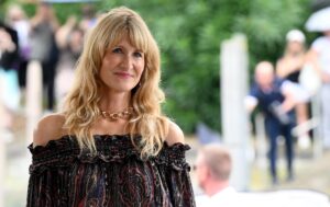 La actriz estadounidense Laura Dern llega a la playa de Lido para el Festival Internacional de Cine de Venecia, en Venecia, Italia, el 28 de agosto de 2025. La 82ª edición del Festival de Cine de Venecia se celebrará del 27 de agosto al 6 de septiembre de 2025. (Cine, Cine, Italia, Venecia) EFE/EPA/ETTORE FERRARI