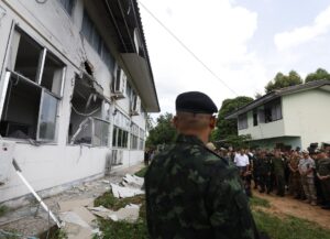 Kantharalak (Thailand), 01/08/2025.- Military attaches from various countries visit affected areas along the Thailand-Cambodia border following recent clashes, at the Subdistrict Health Promoting Hospital in Kantharalak District, Sisaket Province, Thailand, 01 August 2025. The Royal Thai Army invited military attaches from over 20 foreign countries, along with international media, to inspect border areas allegedly targeted by Cambodian attacks on civilian infrastructure, including schools, hospitals, and shelters. The visit aims to provide firsthand evidence of the situation to the international community amid ongoing tensions. (Camboya, Tailandia) EFE/EPA/NARONG SANGNAK