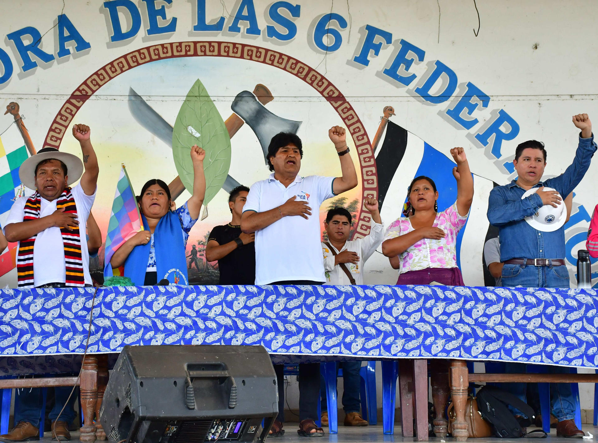El expresidente de Bolivia Evo Morales participa en un encuentro con sus seguidores este viernes, en Lauca Eñe, Departamento de Cochabamba (Bolivia). EFE/Jorge Ábrego