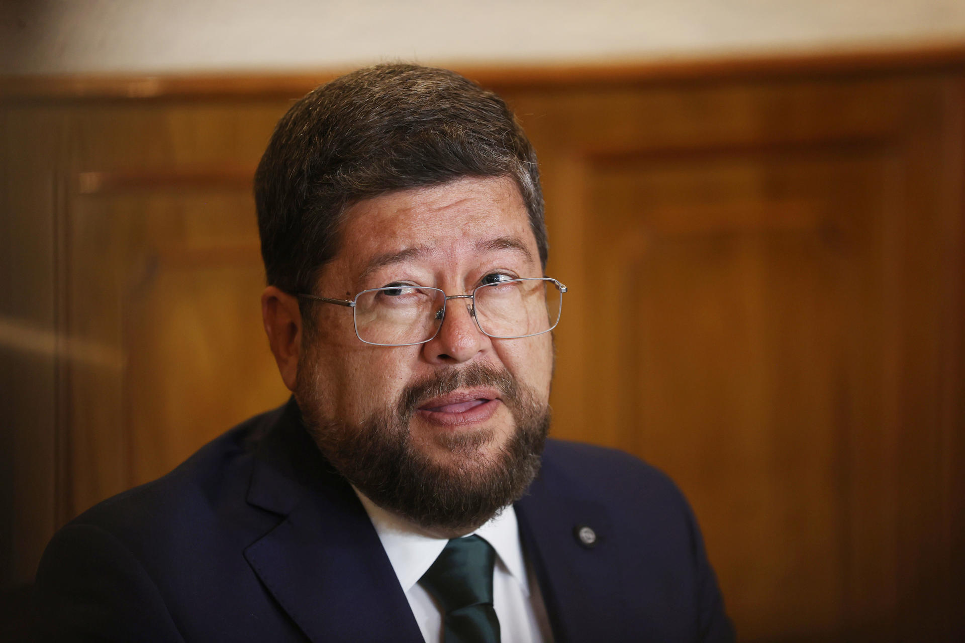 Fotografía de archivo del candidato a la Presidencia de Bolivia por el partido Alianza Unidad Samuel Doria durante una entrevista en La Paz (Bolivia). EFE/ Luis Gandarillas