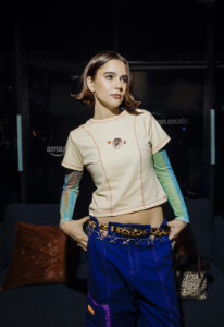 Fotografía cedida por Amazon Music donde se observa a la mexicana Paloma Morphy posando en una sesión de fotografías este viernes, en Ciudad de México (México). EFE/ Amazon Music /SOLO USO EDITORIAL NO VENTAS /SOLO DISPONIBLE PARA ILUSTRAR LA NOTICIA QUE ACOMPAÑA (CRÉDITO OBLIGATORIO)