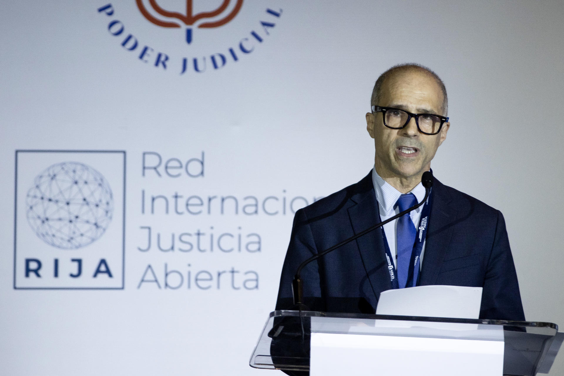 El coordinador ejecutivo de la Red Internacional de Justicia Abierta (RIJA), Álvaro Herrero, habla en la ceremonia inaugural de la Primera Conferencia Internacional de Justicia Abierta este miércoles, en Santo Domingo (República Dominicana). EFE/Orlando Barría