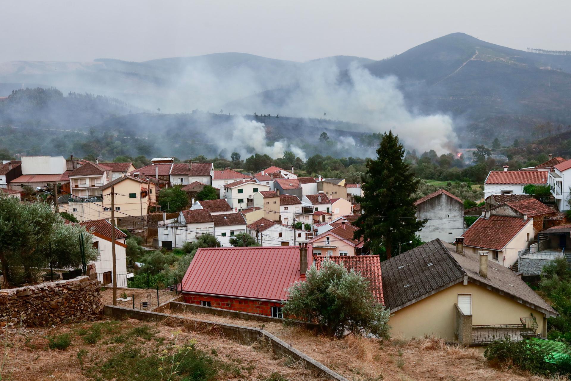 Imagen de un incendio en Covilha, Castelo Branco, Portugal. EFE/EPA/MIGUEL PEREIRA DA SILVA
