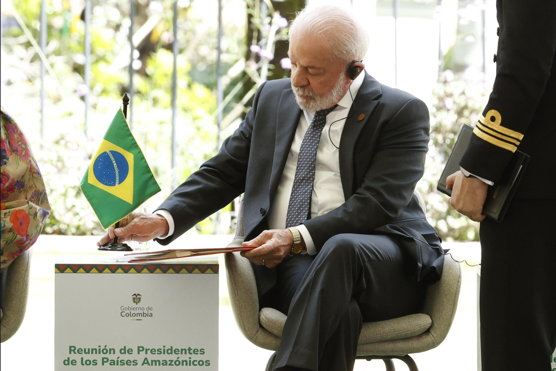 El presidente de Brasil, Luiz Inácio Lula da Silva, asiste a la V Cumbre de Países Amazónicos este viernes, en Bogotá (Colombia). EFE/ Mauricio Dueñas Castañeda