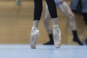 Imagen de archivo de una clase de ballet. EFE/ Rodrigo Jiménez