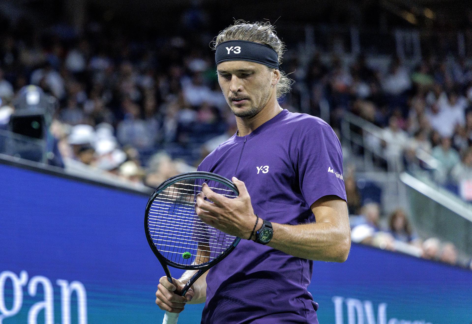 El alemán Alexander Zverev dio la sorpresa en tercera ronda dek Abierto de Estados Unidos al quedar eliminado ante el canadiense Felix Auger-Aliassime. EFE/EPA/CRISTOBAL HERRERA ULASHKEVICH