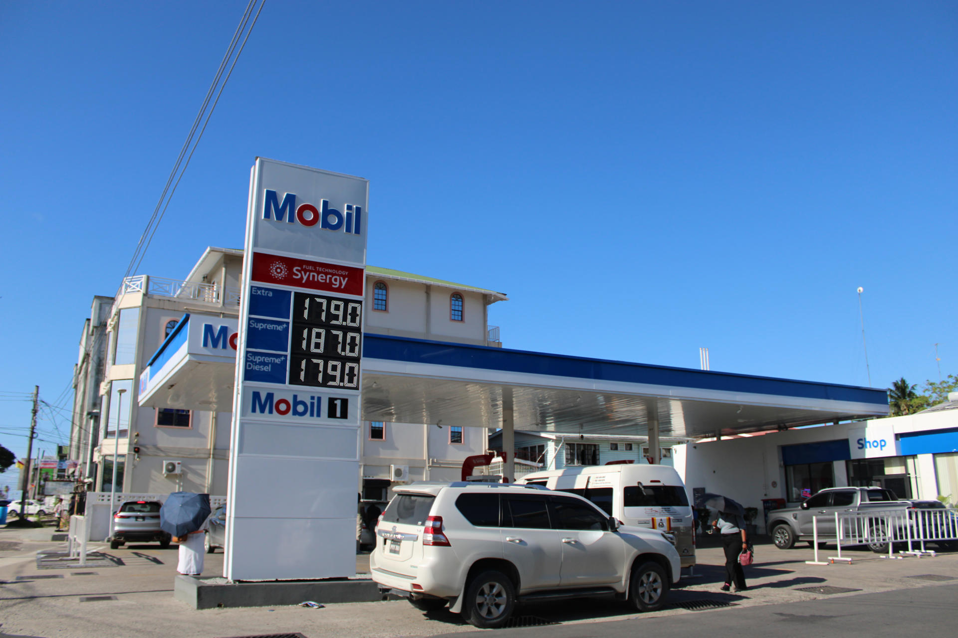 Fotografía de una estación de gasolina en Georgetown (Guyana). EFE/ Nazima Raghubir